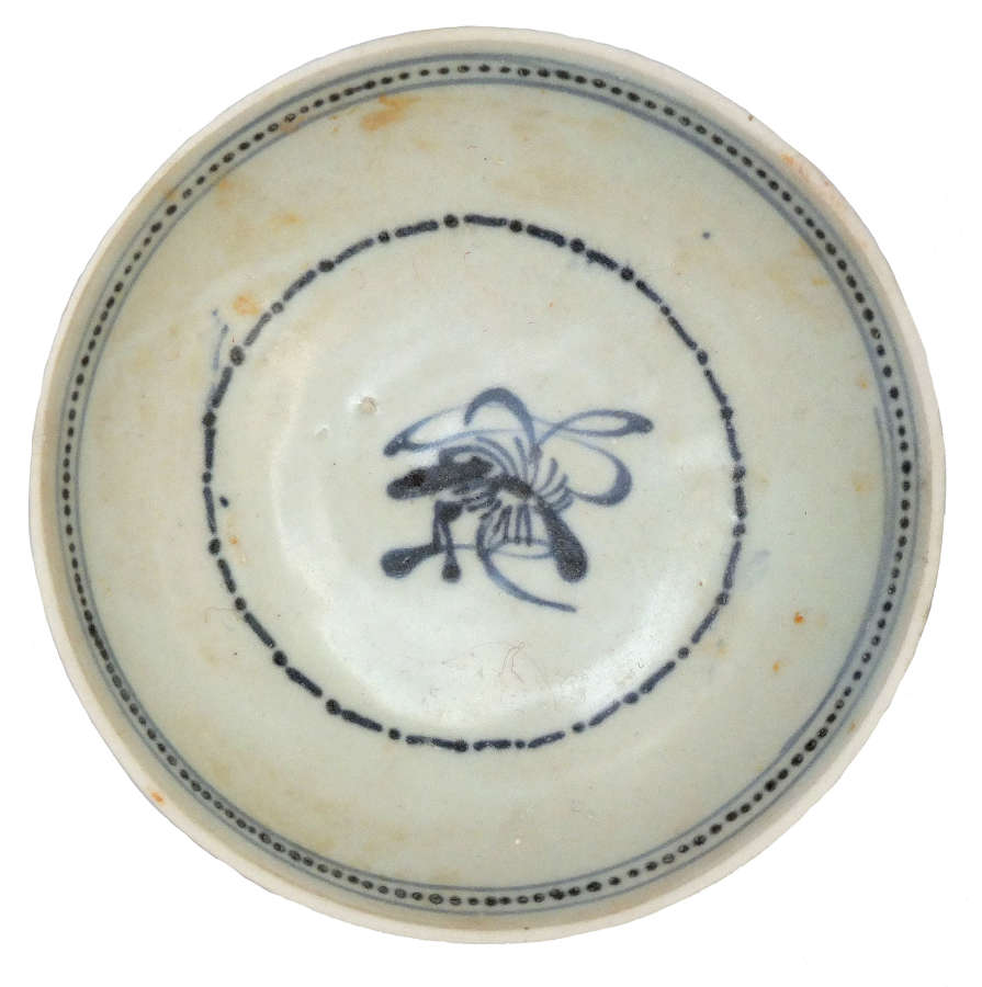 A Chinese Tek Sing shipwreck blue and white porcelain saucer