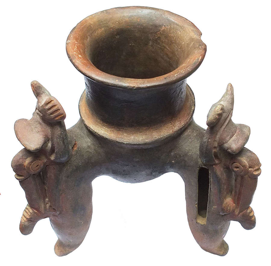 A Costa Rican tripod bowl with hollow rattle legs, c. 300-700 A.D.