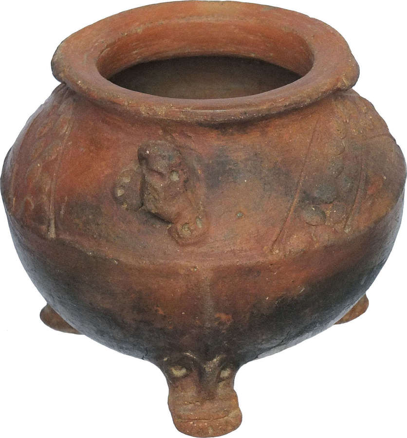 A Costa Rican terracotta bowl with moulded decoration, 800-1500 A.D.