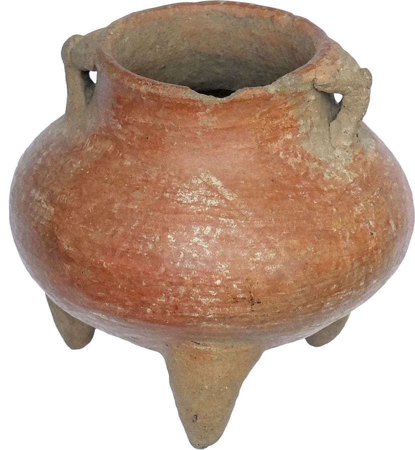 A Costa Rican decorated tripod vessel, c. 800-1500 A.D.